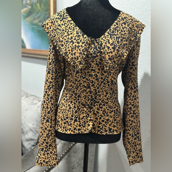 Animal print, Leopard print blouse. Used once ( runs big) - Picture 2 of 9